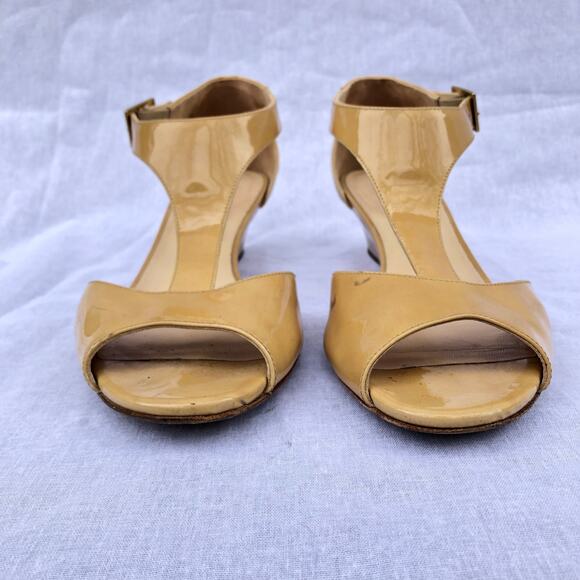 Jimmy Choo Shoes Tan Patent Leather T Strap Wedge Sandal Made in Italy Flawed 39 - Picture 2 of 14